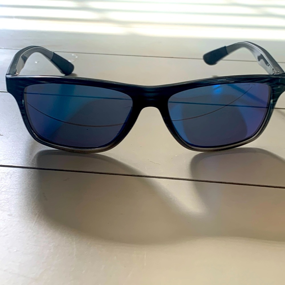 Maui Jim Polarized Sunglasses EUC. ONSHORE